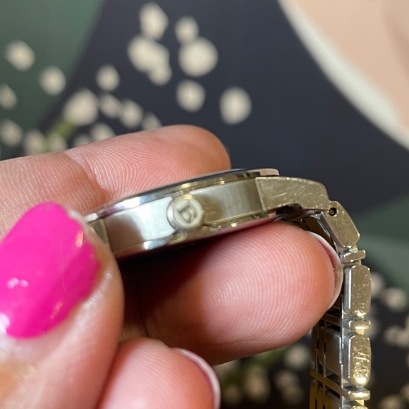 Burberry Checked Watch - Picture 4 of 10